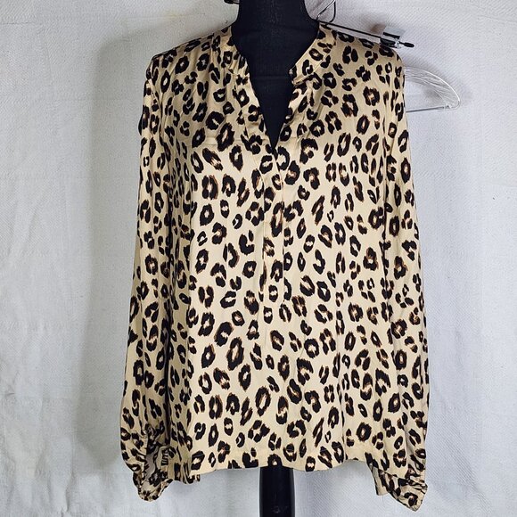 Chico's Leopard Print Poly Elastic Cuff Pullon Hidden Placket Blouse Sz 3 US 16 - Picture 1 of 16